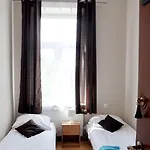 Aparthotel Station 2*