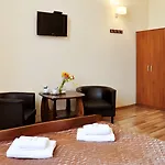 Station Aparthotel 2*