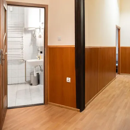 车站乐瑞斯公寓式酒店 公寓式酒店 2*