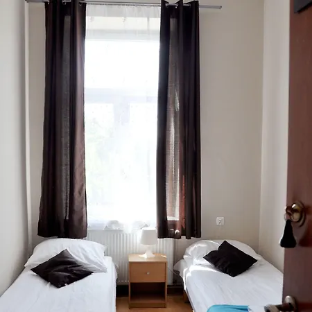 شقة فندقية Station 2*