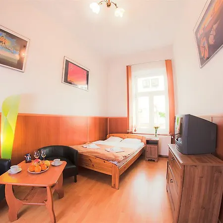 ステーション アパートホテル 2*