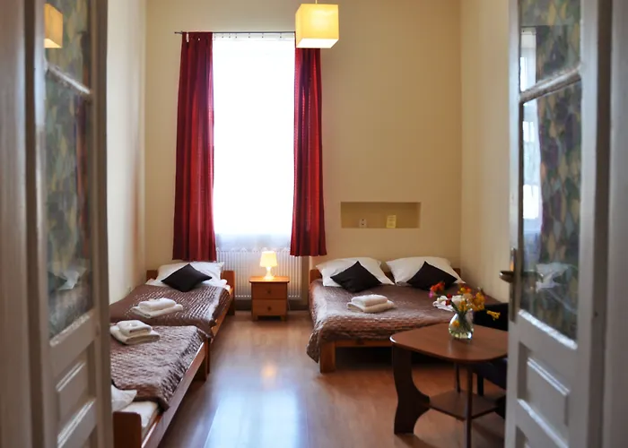 Aparthotel Station 2*